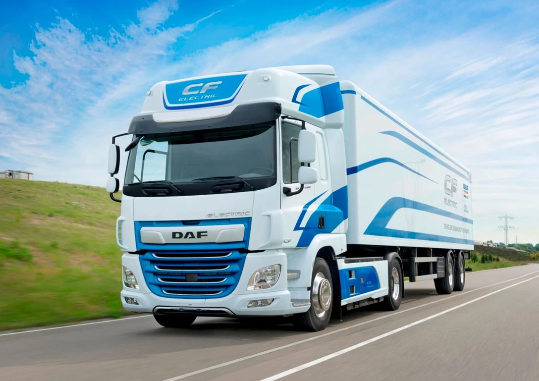 1625082-16-DAF-CF-Electric.jpg