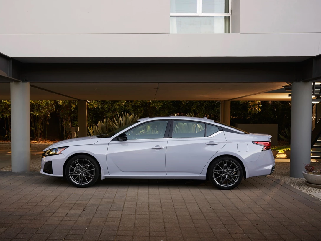 1661910-2023 Nissan Altima-25.jpg