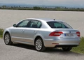1636542-Skoda-Superb-2015-02.jpg