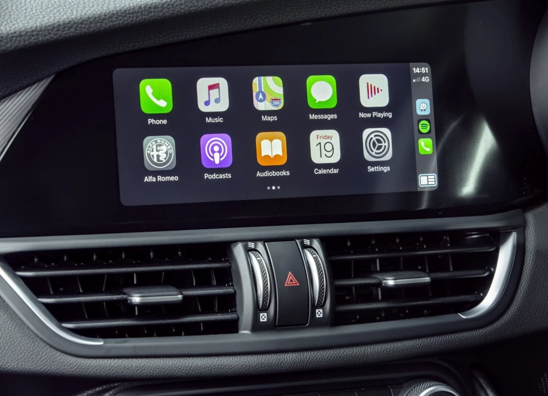 1677145-Alfa_Romeo-Giulia-2023-07.jpg
