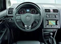 1690423-Volkswagen-Touran-2012-06.jpg