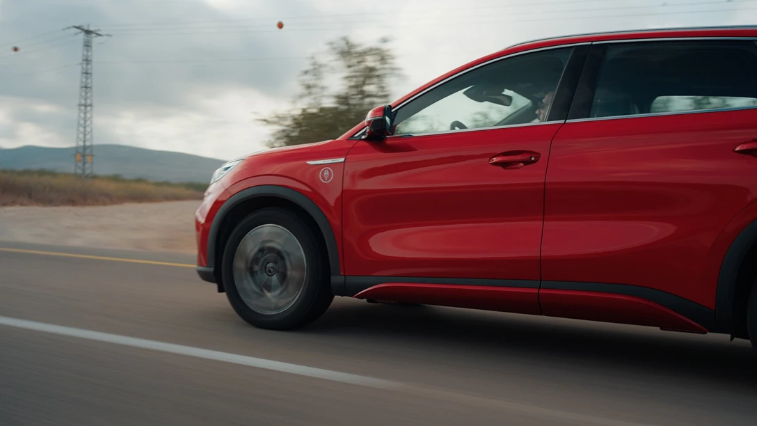 1672421-BYD ATTO 3.00_12_44_09.Still006 copy.jpg