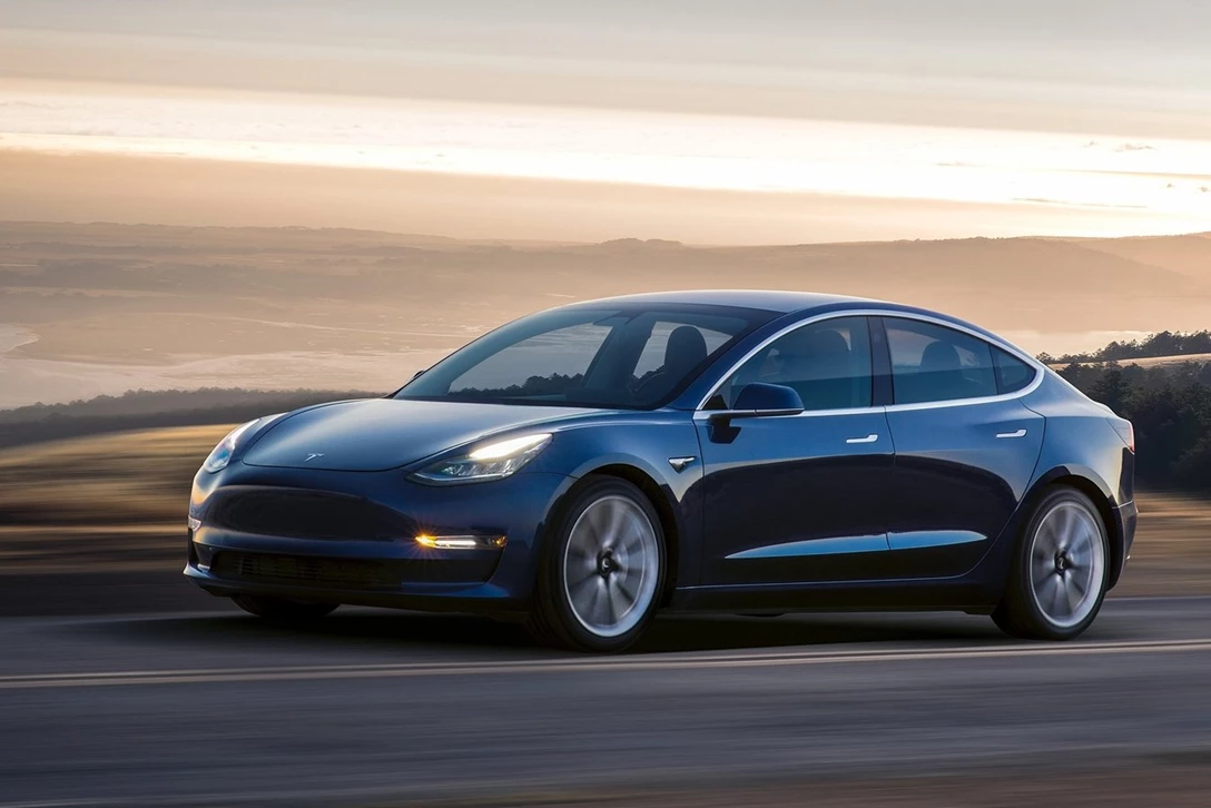 1596189-6-טסלה מודל 3 (5).jpg