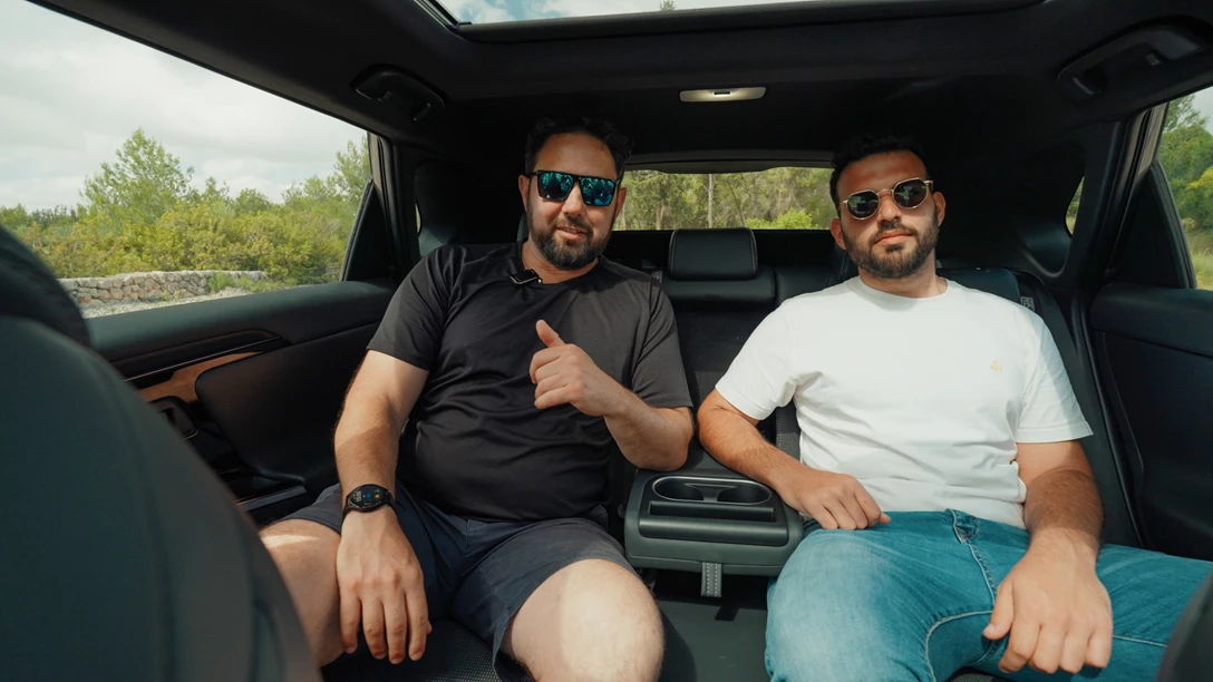 1681712-Hyundai IONIQ 5 vs Skoda Enyaq vs KIA EV6 vs TOYOTA BZ4X - 2023.01_34_57_19.Still173 copy.jpg