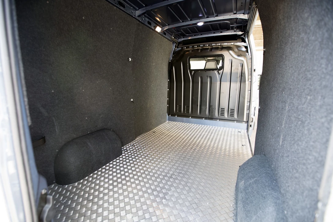 1606913-רנו מאסטר (5).jpg