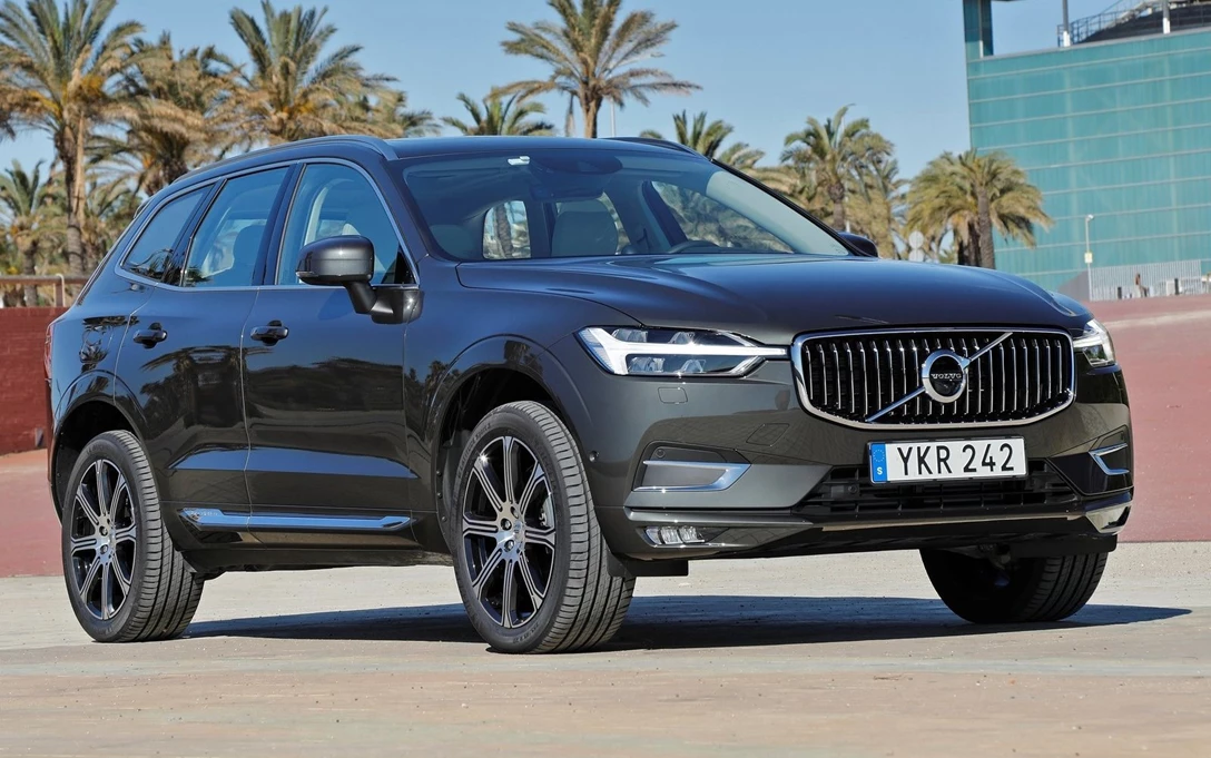 1687018-Volvo-XC60-2018-1600-02.jpg