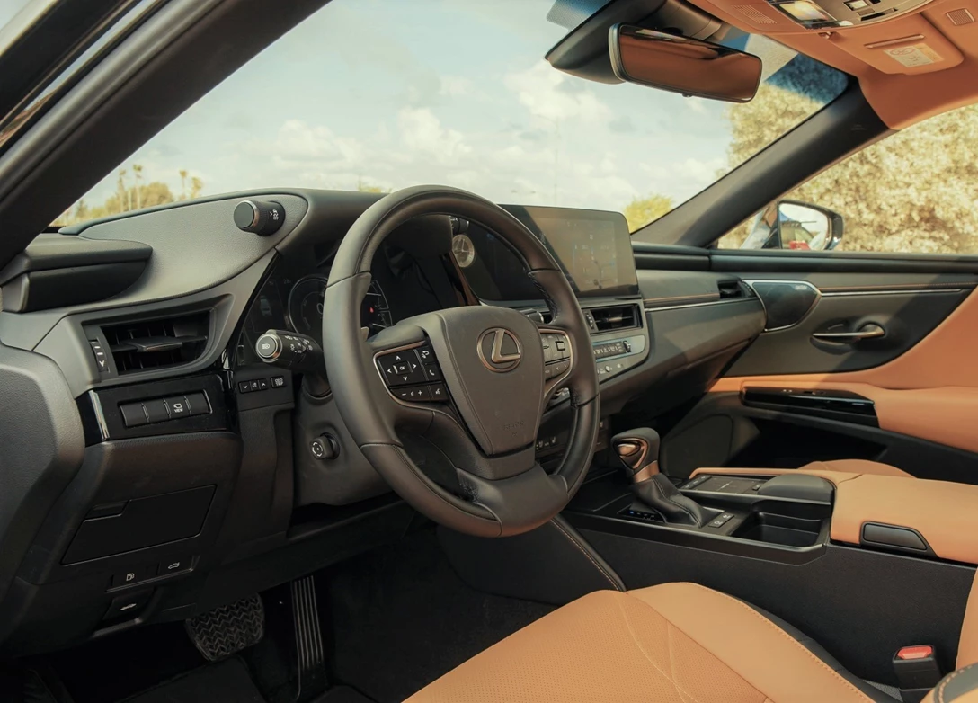 1680257-Lexus-ES-2023-05-BH.jpg