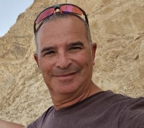 רוני נאק.jpeg