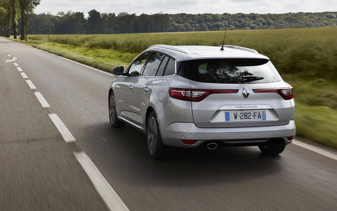 1686547-Renault-Megane_Estate-2017-1600-18.jpg