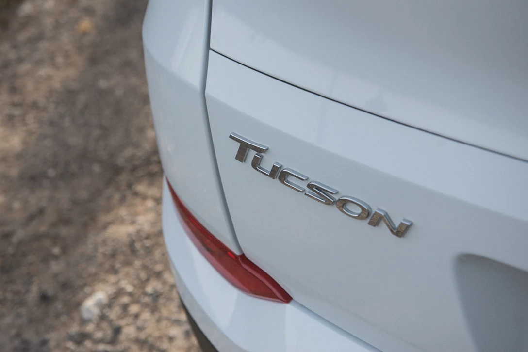 1594288-השוואתי פנאי - יונדאי טוסון מול מאזדה CX-5 מול פיגו 3008 מול קיה ספורטאז (17).jpg