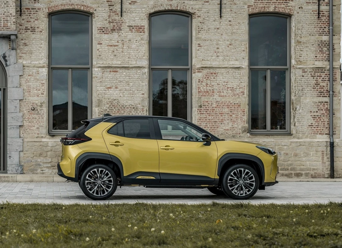 1673312-Toyota-Yaris_Cross-2023-02.jpg