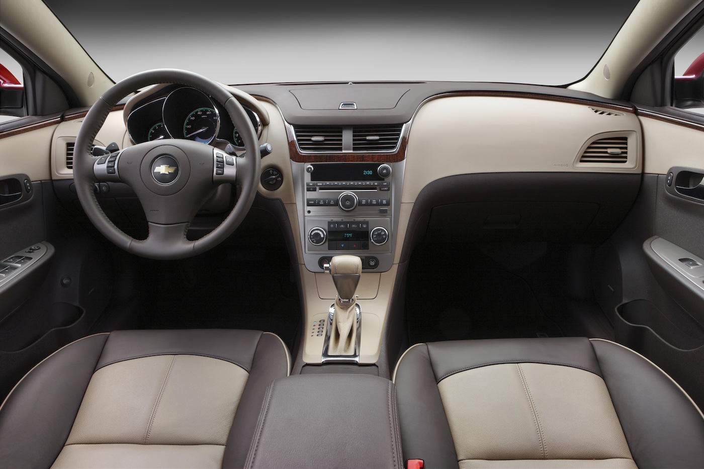 1600752-Chevrolet-Malibu-2008-2013-24.jpeg