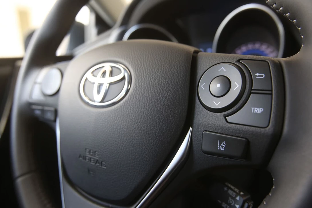 1628919-06-טויוטה אוריס מתיחת פנים אילן קליין (8).jpg