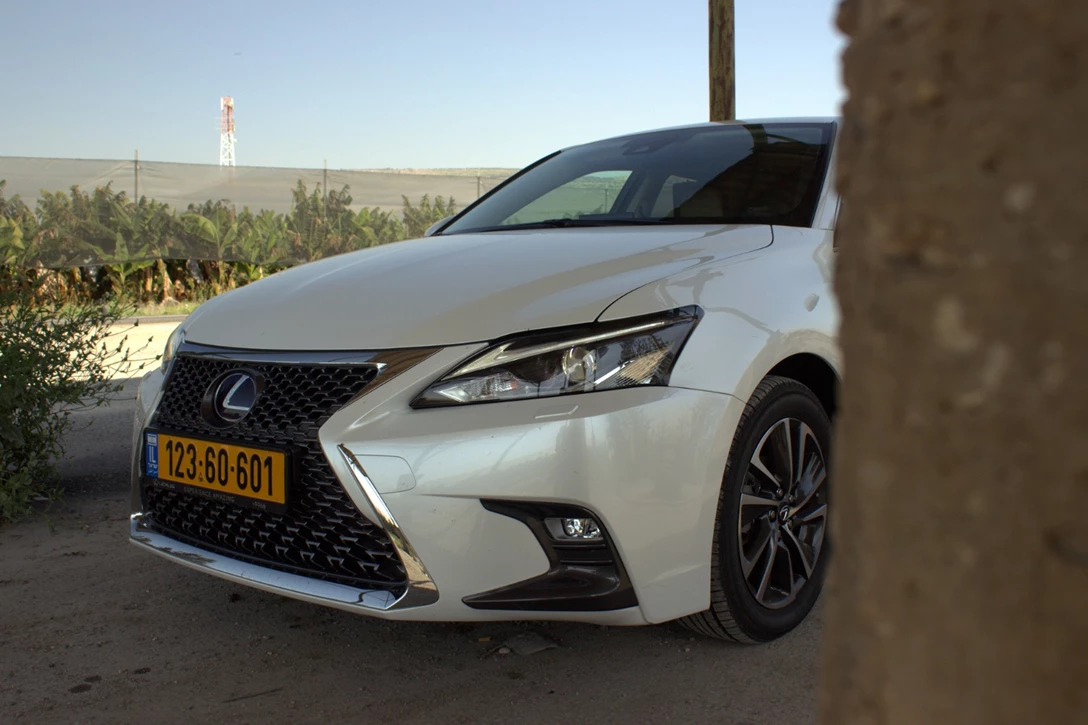 1596372-לקסוס CT200h מבחן דרכים (11).jpg