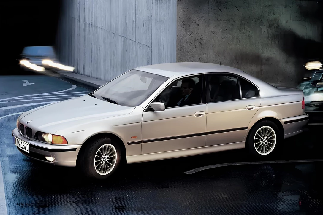 BMW-5-Series-1995-01.jpg
