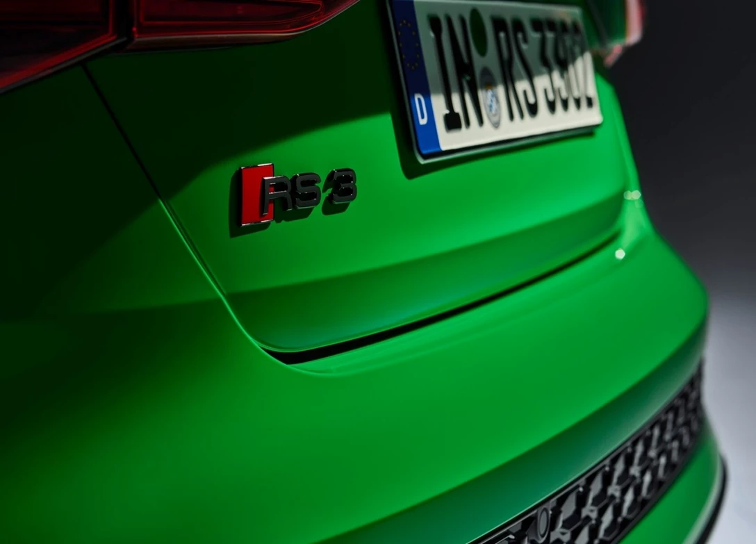 1698197-Audi-RS3-2024-06.jpg
