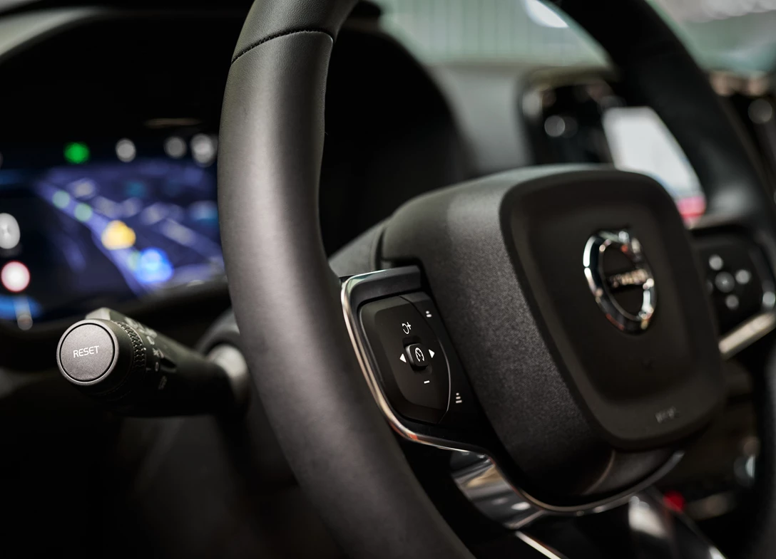 Volvo-EX40-2026-06.jpg