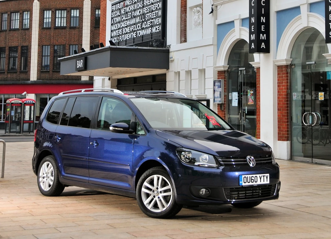 1690418-Volkswagen-Touran-2012-01.jpg