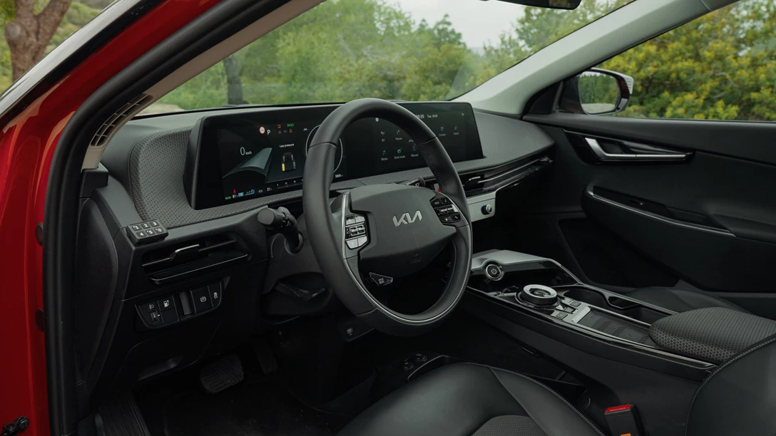 1681704-Hyundai IONIQ 5 vs Skoda Enyaq vs KIA EV6 vs TOYOTA BZ4X - 2023.00_30_52_19.Still098 copy.jpg