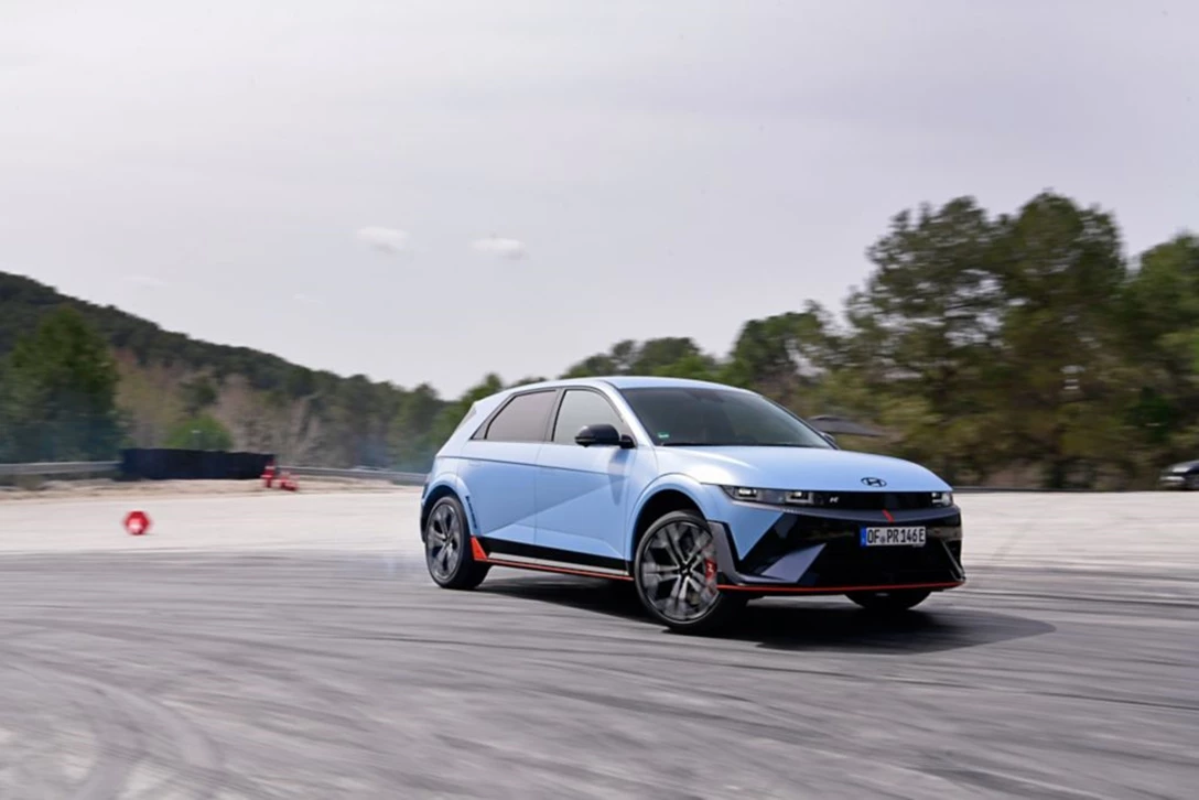 1694787-hyundai-ioniq-5-n-drift-0324-202_wid_1024_bfc_off.jpg