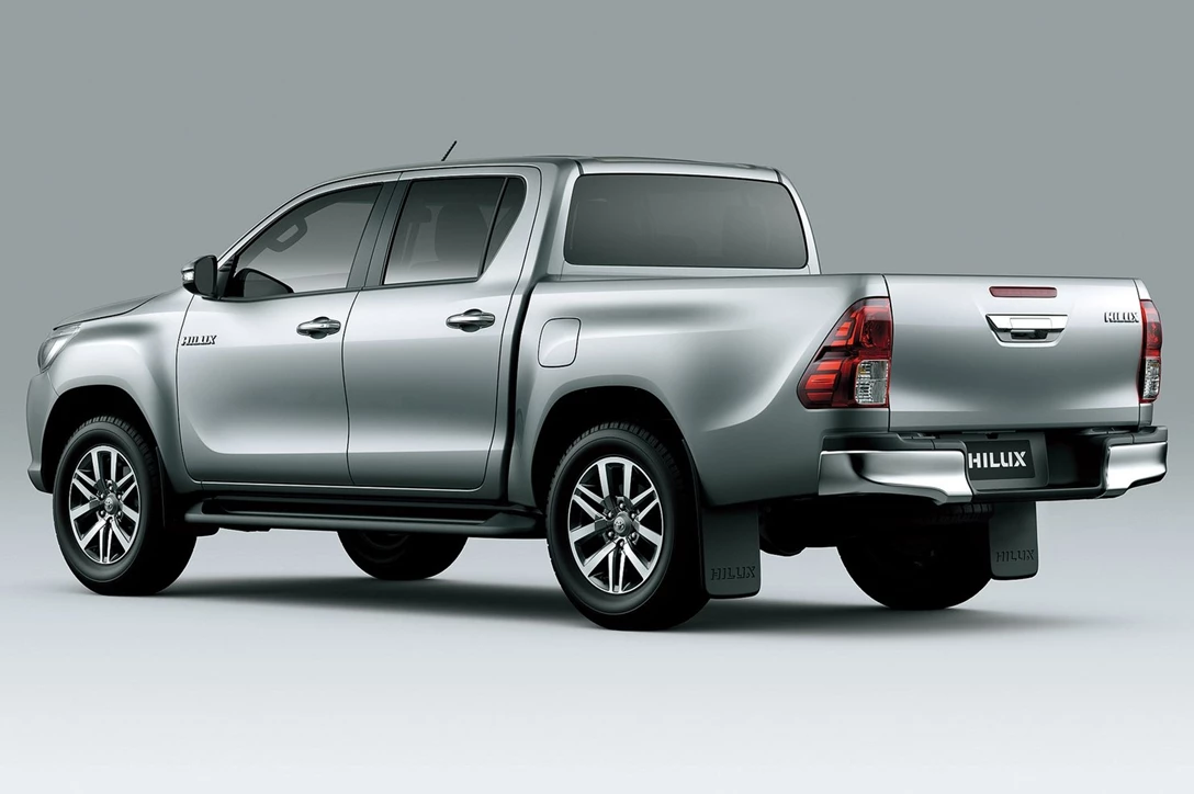 טויוטה היילקס 2016