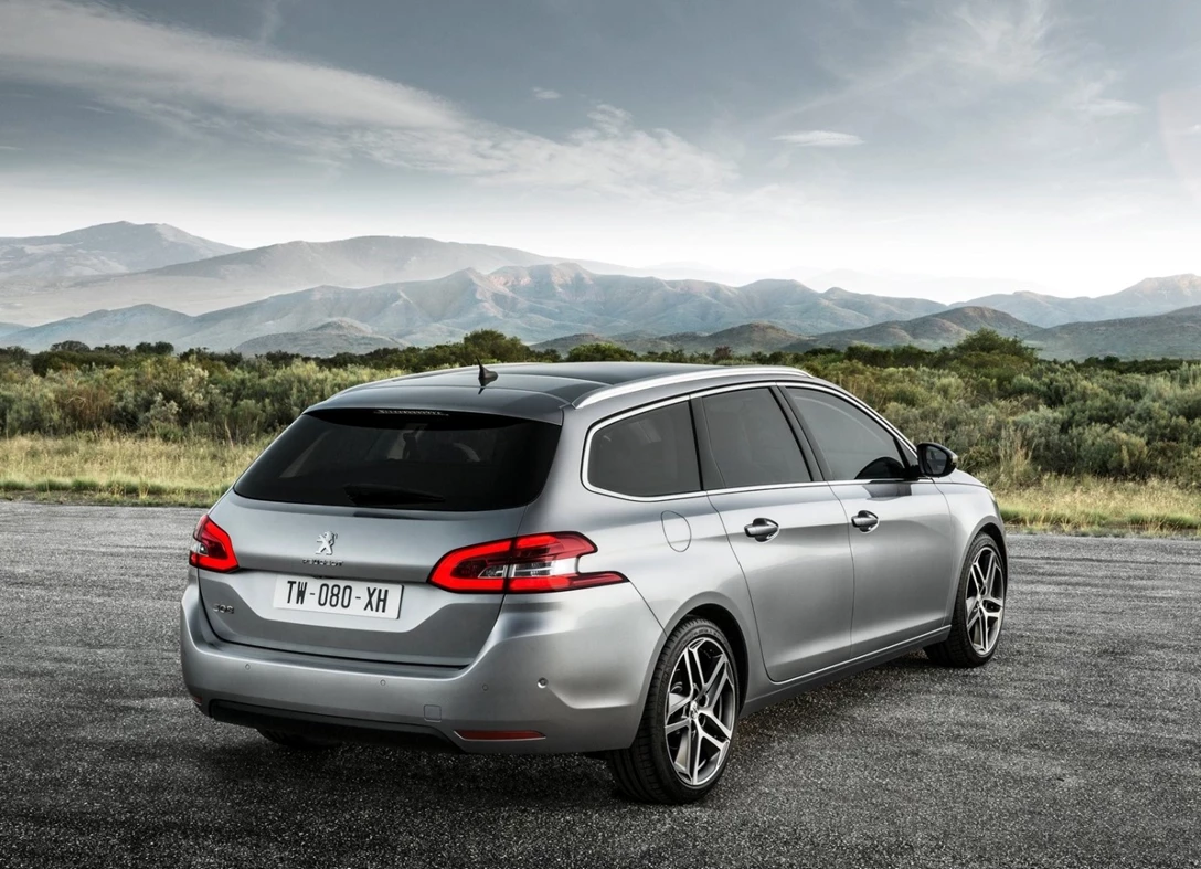 1664800-Peugeot-308-2018-10.jpg