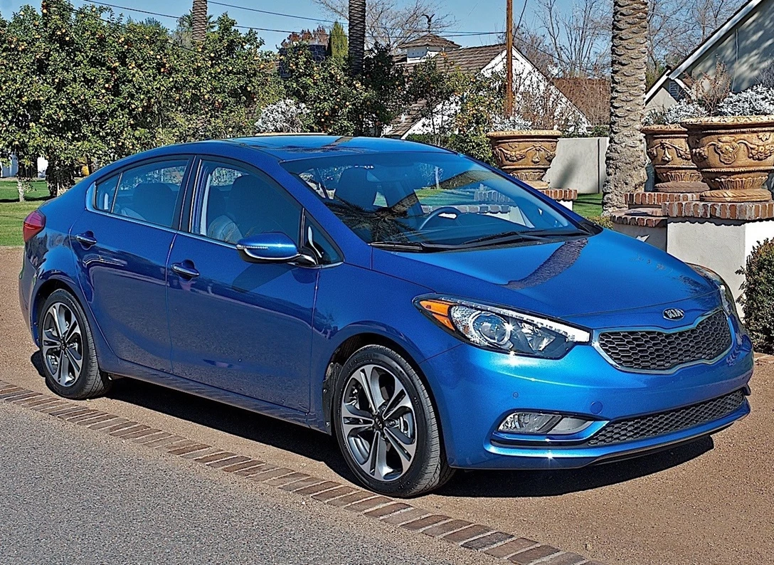 1650903-Kia-Forte-2015-03.jpg