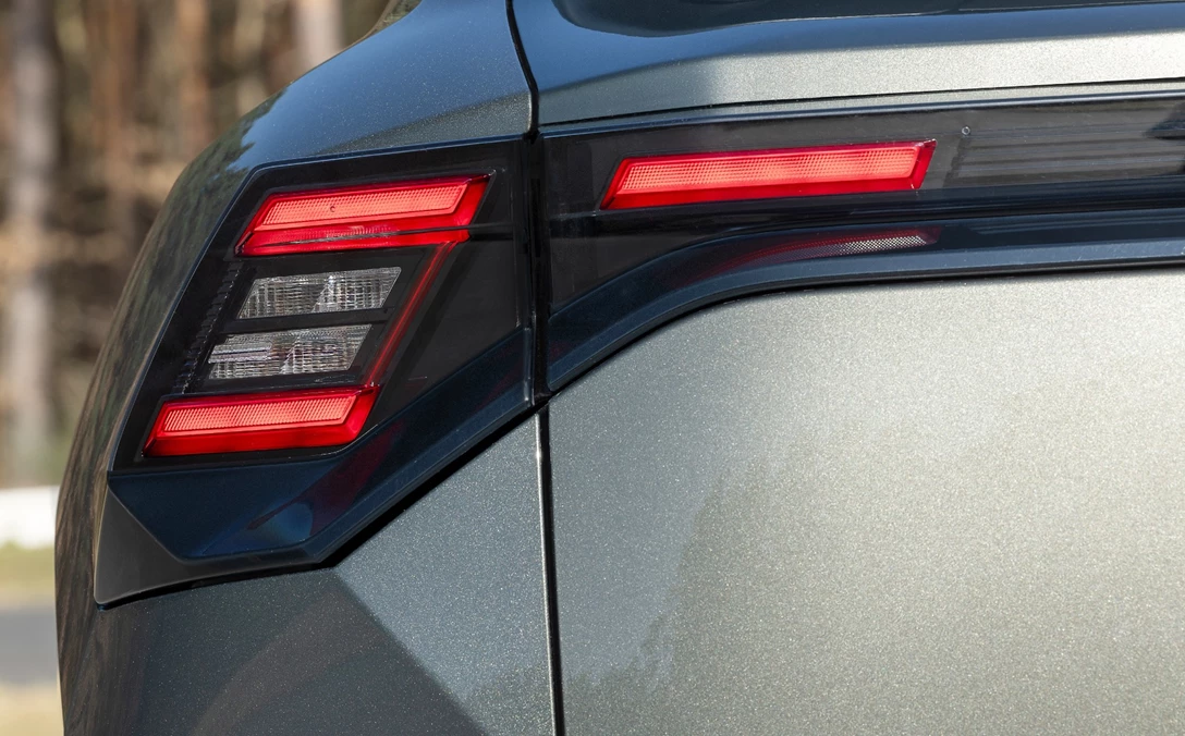 1708350-Suzuki_e_VITARA (21).jpg