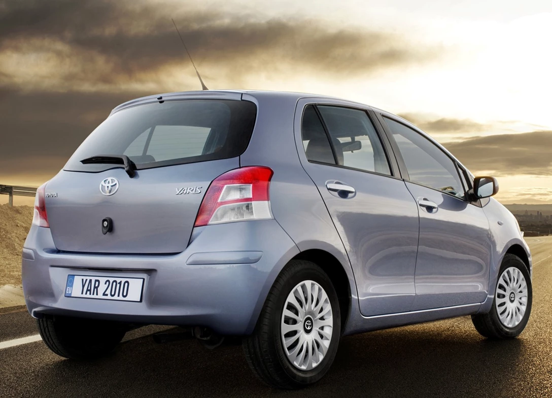 1686603-Toyota-Yaris-2009-13.jpg