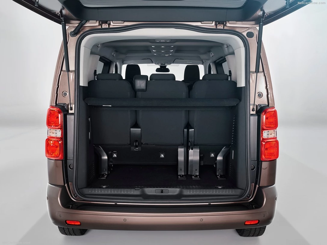 1588241-Toyota-ProAce 4.jpg