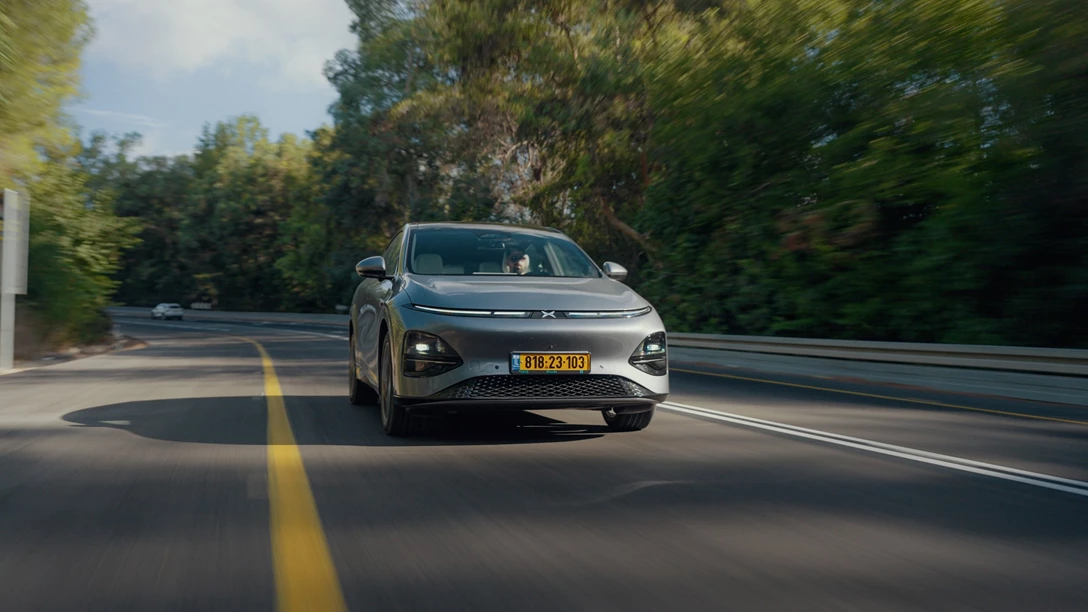 1701379-Xpeng G6 2024.00_28_04_01.Still016.jpg