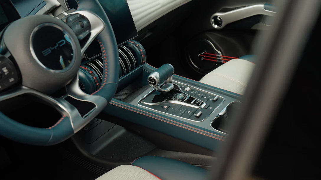 1672483-BYD ATTO 3.01_00_57_06.Still075 copy.jpg