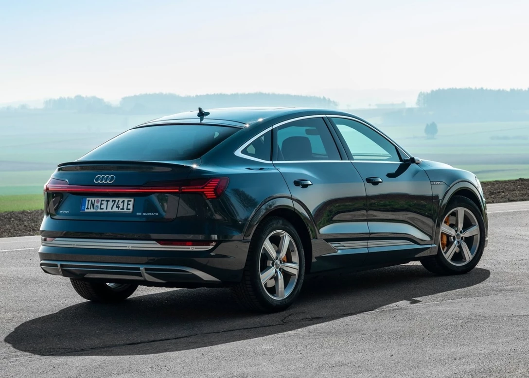 1636704-Audi-e-tron_Sportback-2021-02.jpg