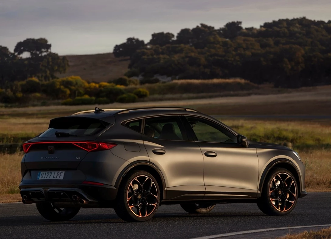 1674137-Cupra-Formentor_VZ5-2023-02.jpg
