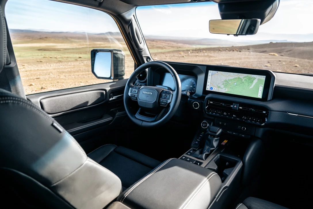 1704778-2024_New Landcruiser 250_Sand_Interior and Details_006.JPG