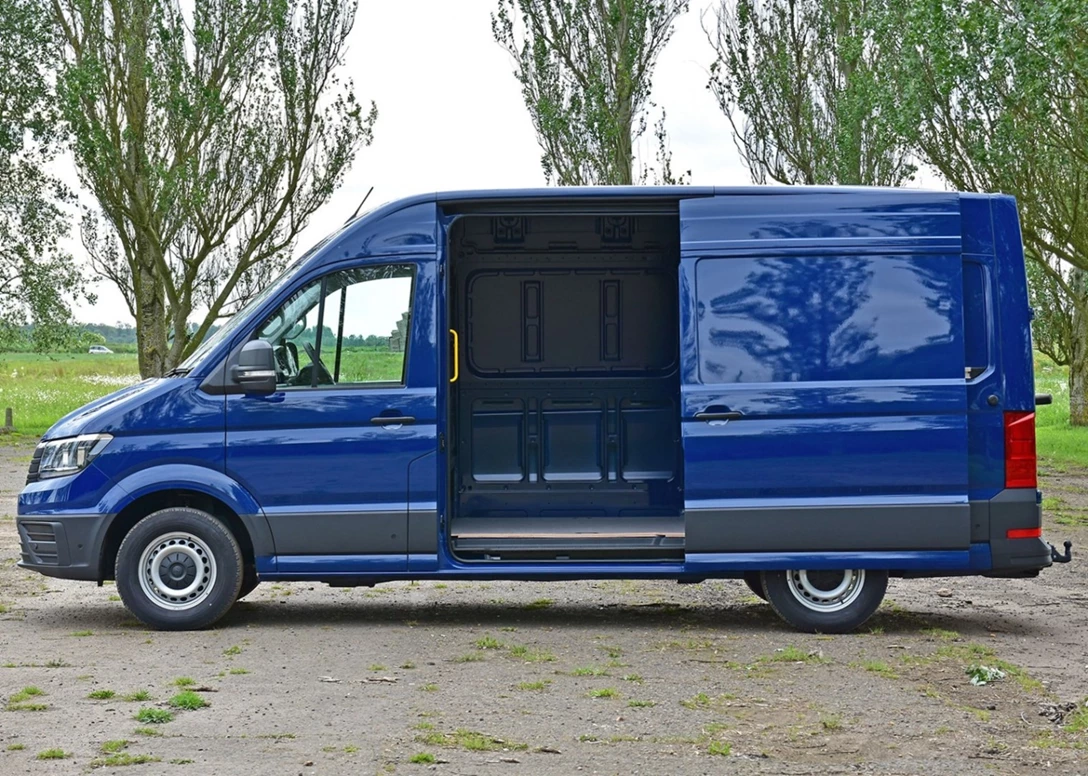 1649002-Volkswagen-Crafter-2021-14.jpg