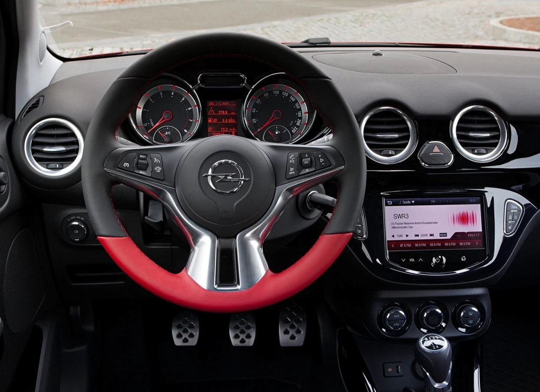 1658962-Opel-Adam-2015-11.jpg