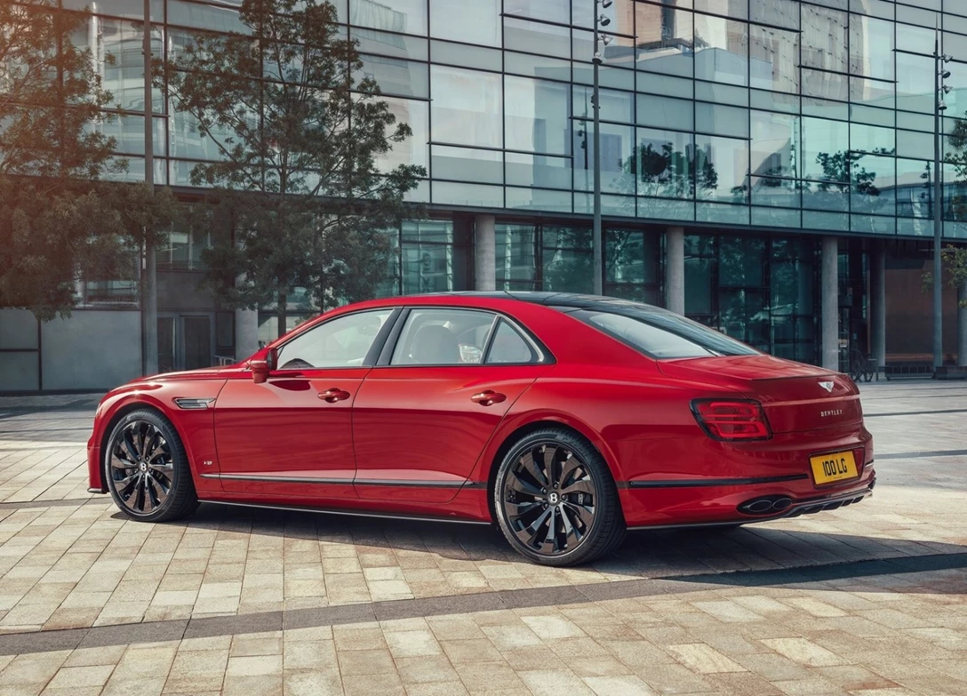 1683983-Bentley-Flying Spur-2023-03.jpg