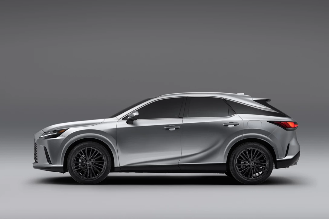 1661526-lexusrx350silver-wide-profile.jpg