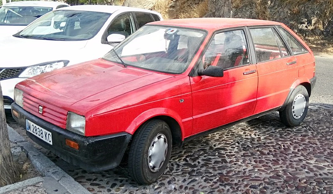 1618770-800px-RedSeatIbiza.JPG