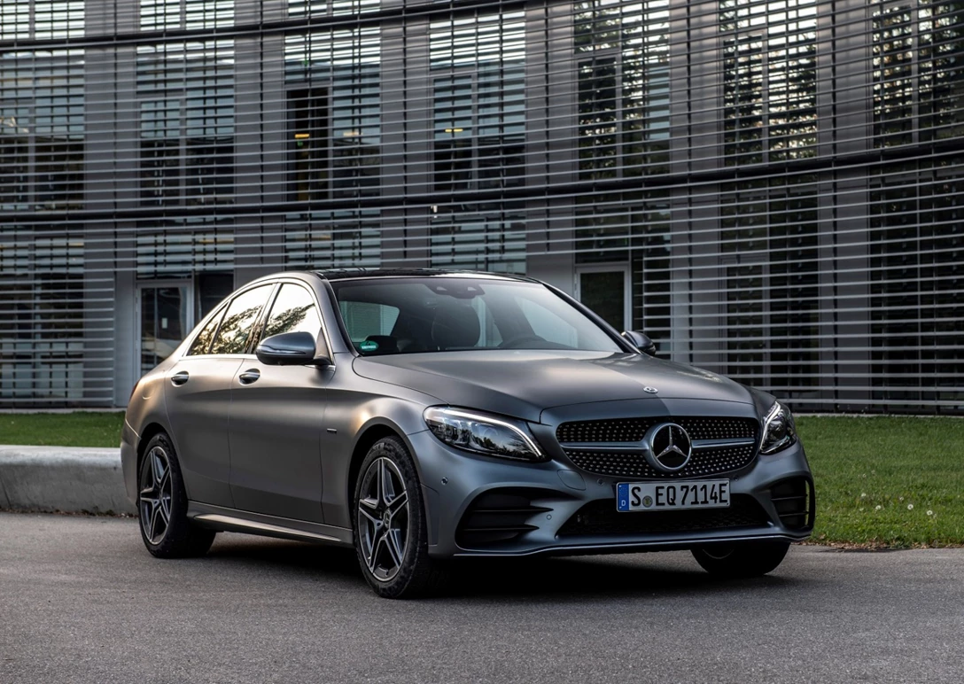 1648612-Mercedes-Benz-C-Class-2019-01.jpg