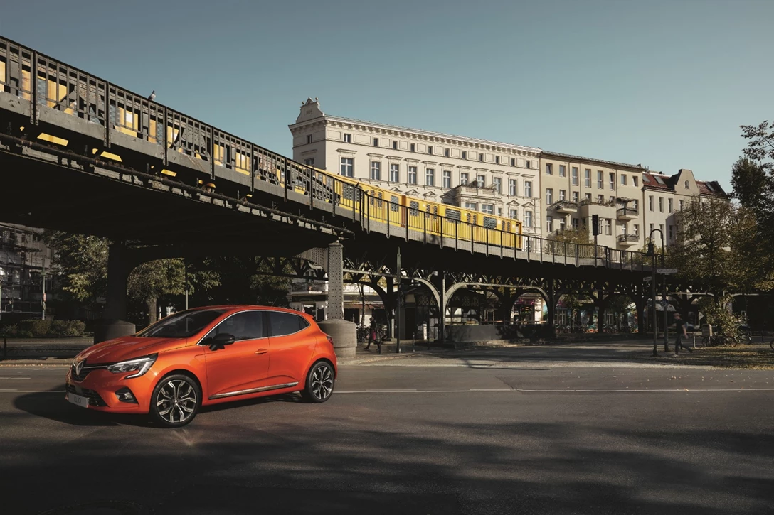 1610714-21221456_2019_-_New_Renault_CLIO.jpg