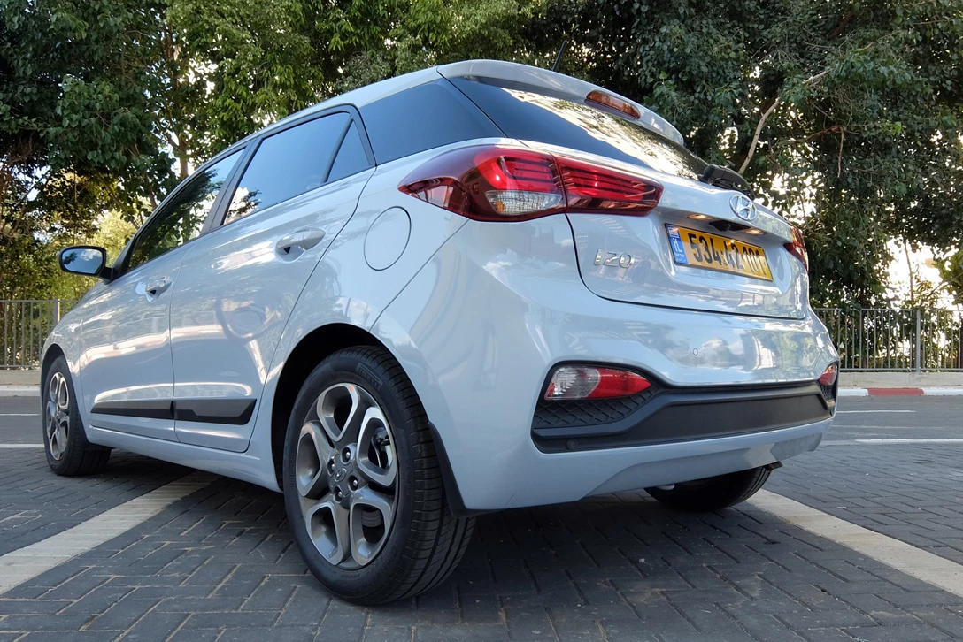 1608544-יונדאי i20 (3).JPG