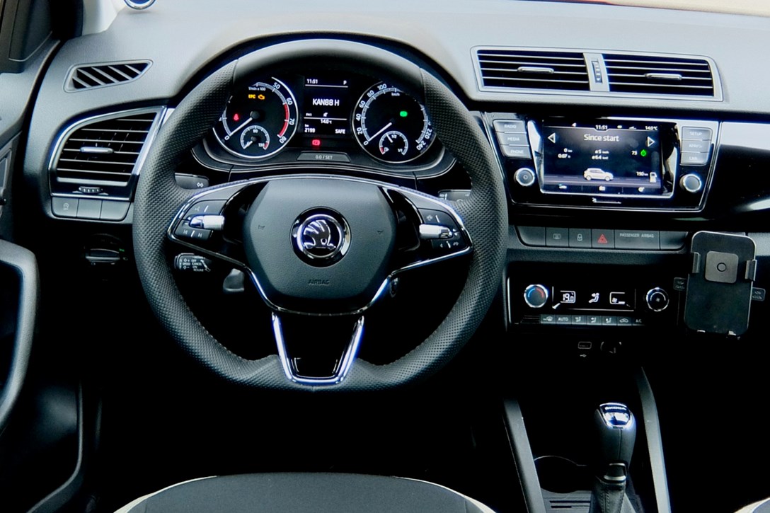 1639447-סקודה פאביה מבחן דרכים (מתיחת פנים) - 6.jpeg