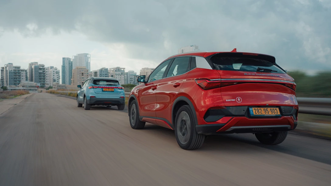 1673457-BYD ATTO 3 vs Geely Geometry C.00_02_16_23.Still004 copy.jpg