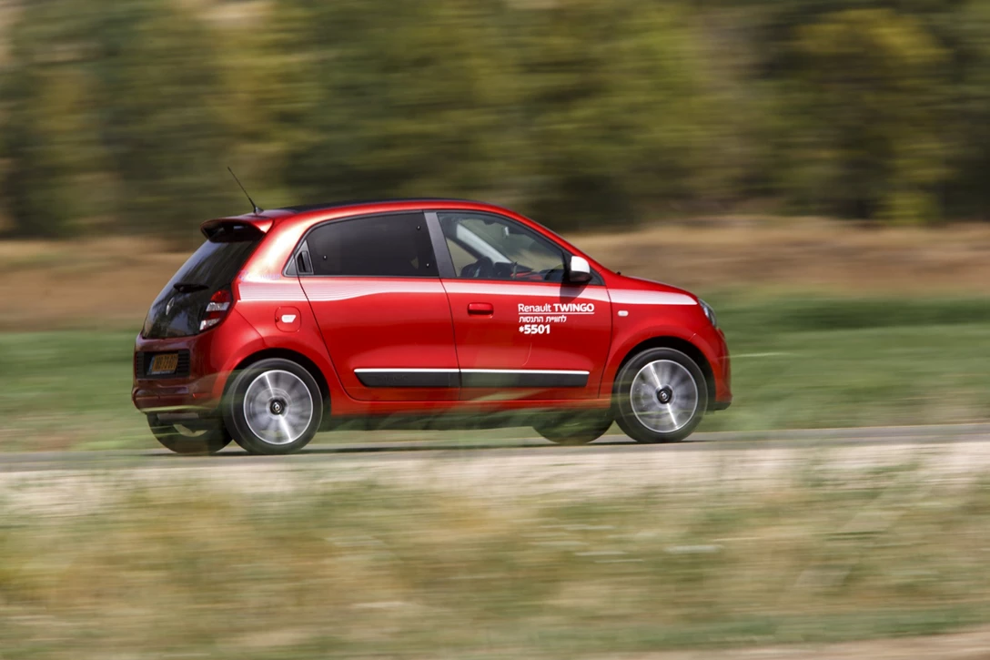 1600390-קטנות פתוחות 2018 - אופל אדם רוקס סיטרואן C1 פיאט 500 500C רנו טווינגו (16).jpg