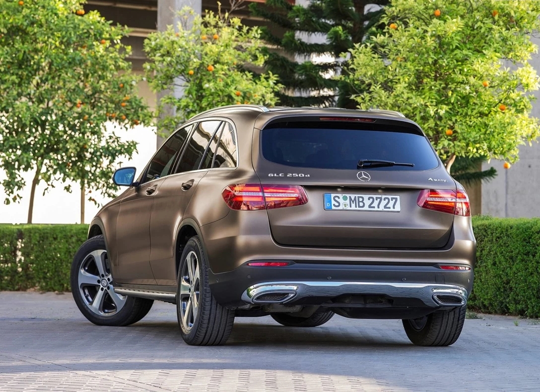 1651445-Mercedes-Benz-GLC-2019-03.jpg