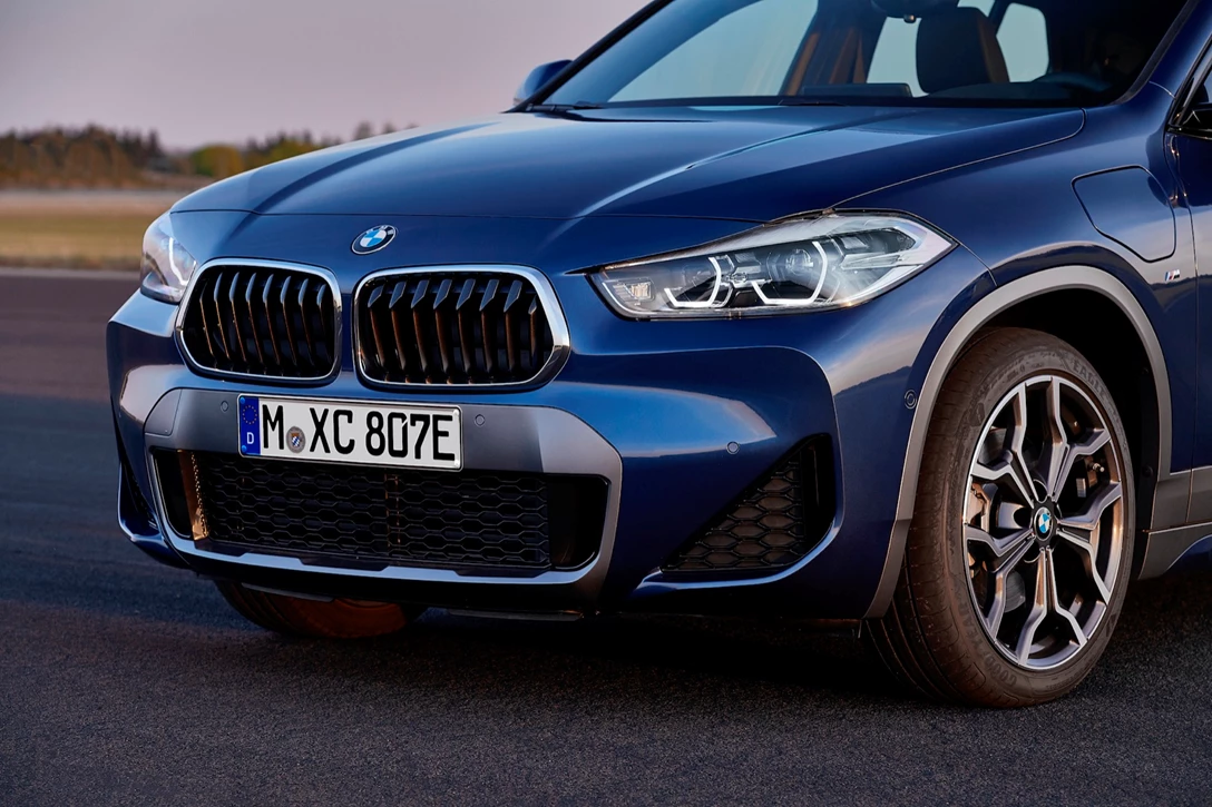 1634794-P90389834_highRes_the-new-bmw-x2-xdriv.jpg