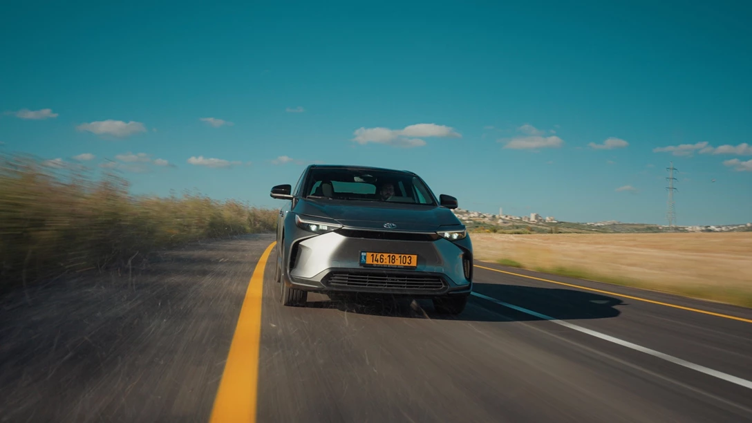 1681672-Hyundai IONIQ 5 vs Skoda Enyaq vs KIA EV6 vs TOYOTA BZ4X - 2023.02_40_57_03.Still238.jpg