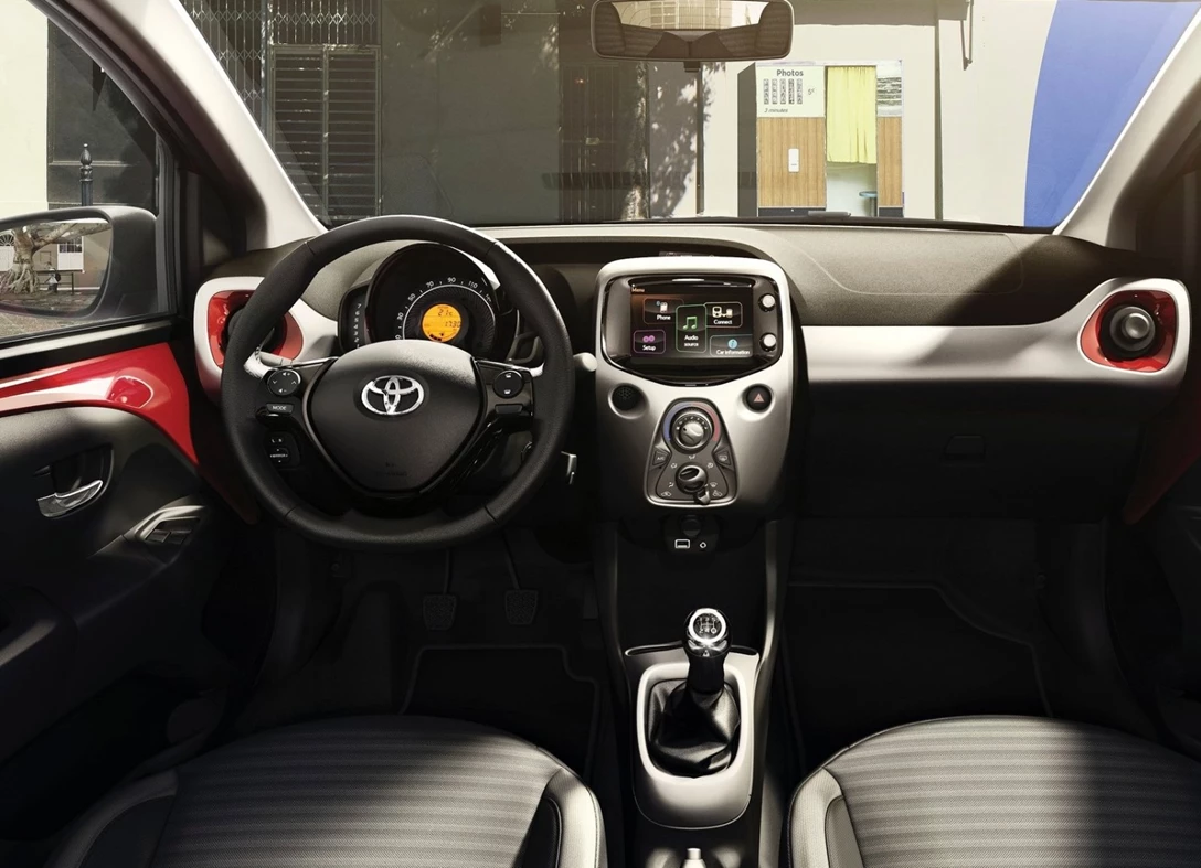 1648179-Toyota-Aygo-2019-06.jpg